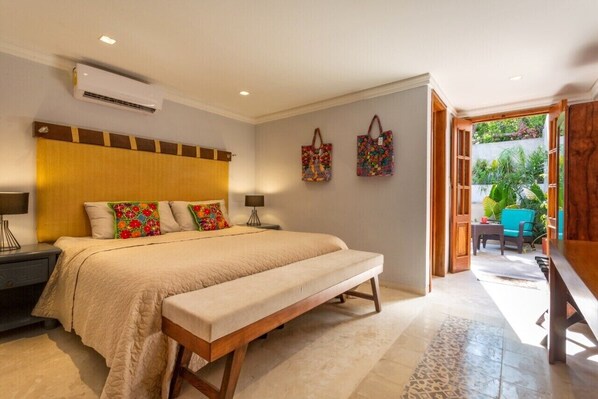 1 bedroom, desk, travel cot, WiFi