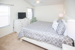Casa, varias camas (John's West Haven Vacation Home) | 5 dormitorios
