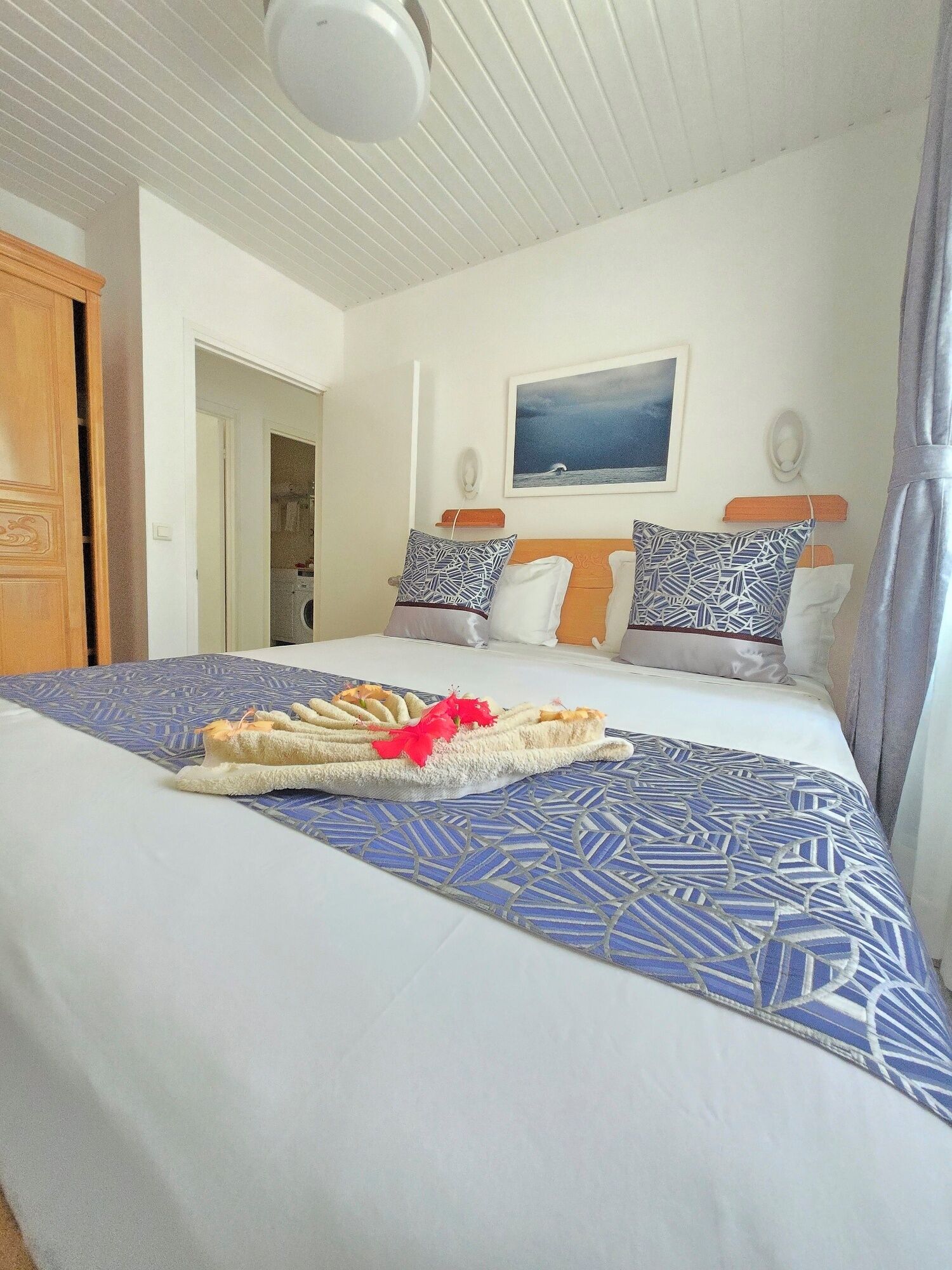 2 bedrooms, in-room safe, iron/ironing board, free WiFi