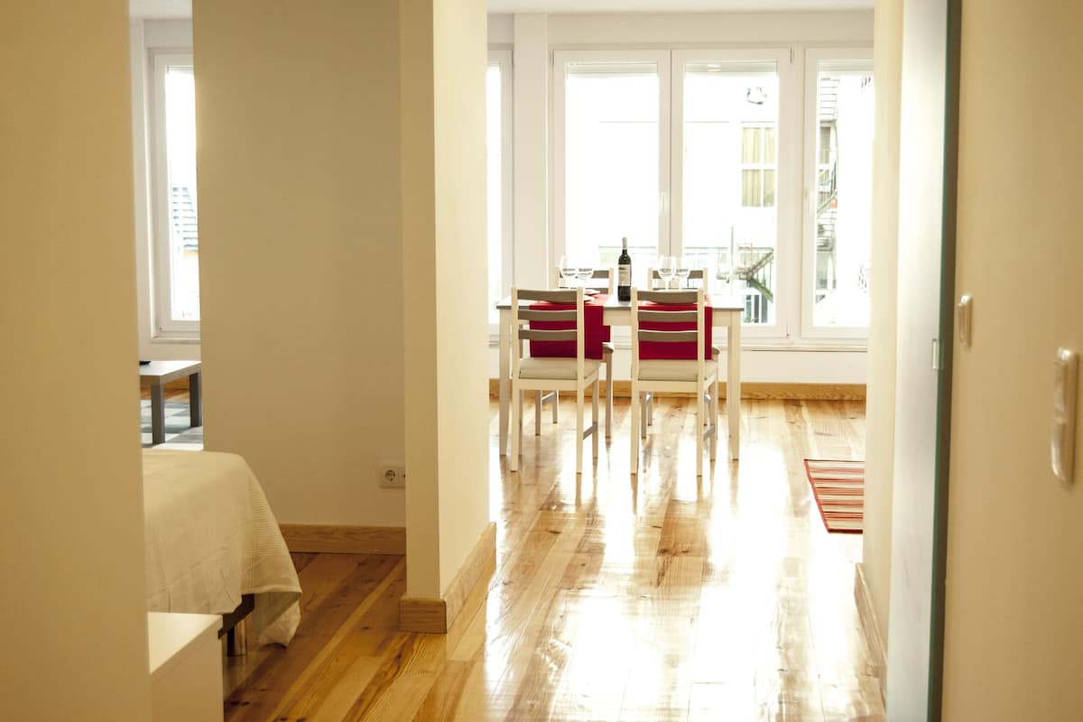 Télévision LED de 32 pouces avec chaînes numériques, télévision, Netflix