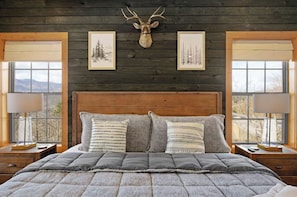 3 多间卧室、客房内保险箱、办公桌、熨斗/熨衣板