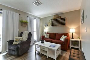 TV, peis og kontorer