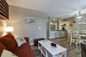 Fernseher, Kamin, Arbeitsbereiche