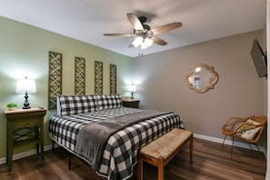 1 soverom, strykejern/-brett, reiseseng for barn og wi-fi