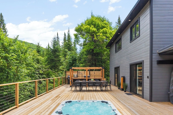 Chalet Keluarga, shower kursi roda, hot tub | Teras/patio