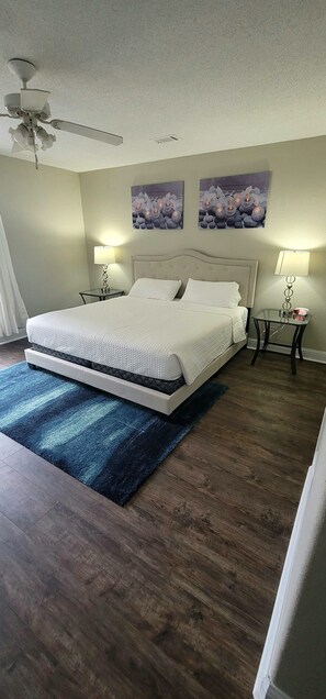 1 soverom, strykejern/-brett, wi-fi (inkludert) og sengetøy