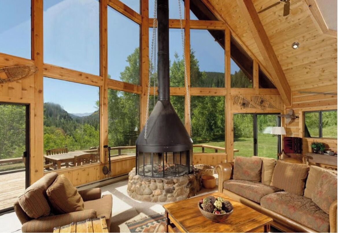 Smart TV, fireplace, DVD player, books