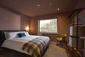 2 bedrooms, iron/ironing board