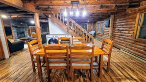 Dining - Authentic Log Cabin in the Pocono Mountains (White Haven)