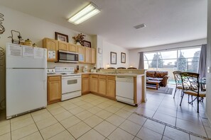Apartment, Mehrere Betten (Neil's Windsor Hills Townhouse) | Eigene Küche