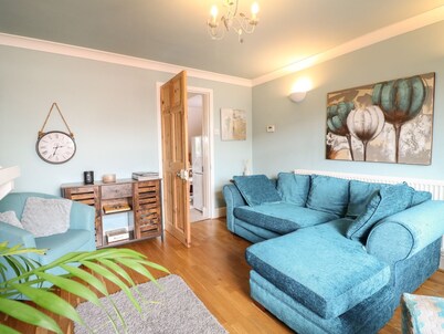 Derby Dream House - Cozy Retreat for Your Getaway