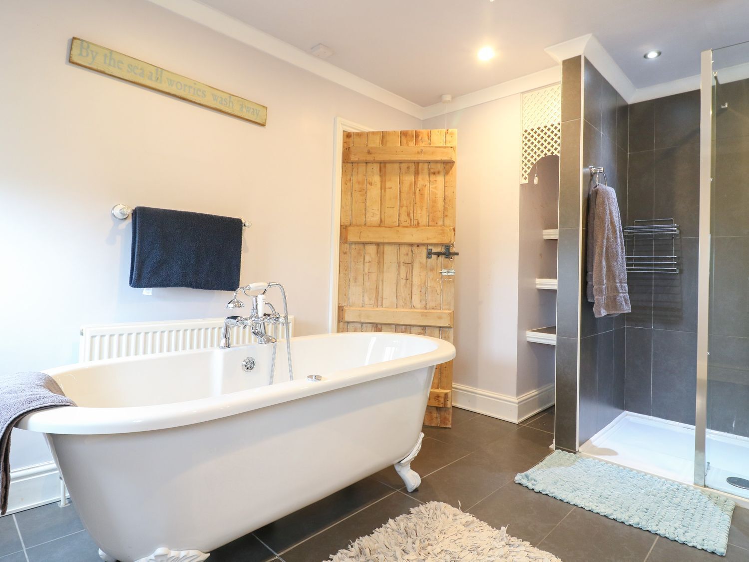 Casa | Bagno | Vasca e doccia separate, vasca da bagno a immersione totale