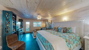 1 bedroom, free WiFi, bed sheets - Studio Condo in Town, Near Beach, Shared Pool and Hot Tub (Port Aransas)