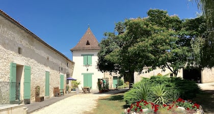 Superb family property, Chùteau L'Indécise, swimming pool and large garden