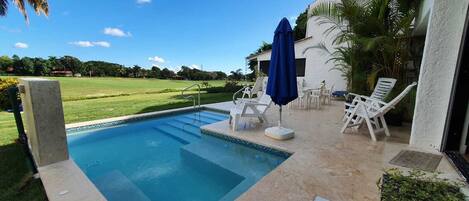 Udendørs pool, opvarmet pool