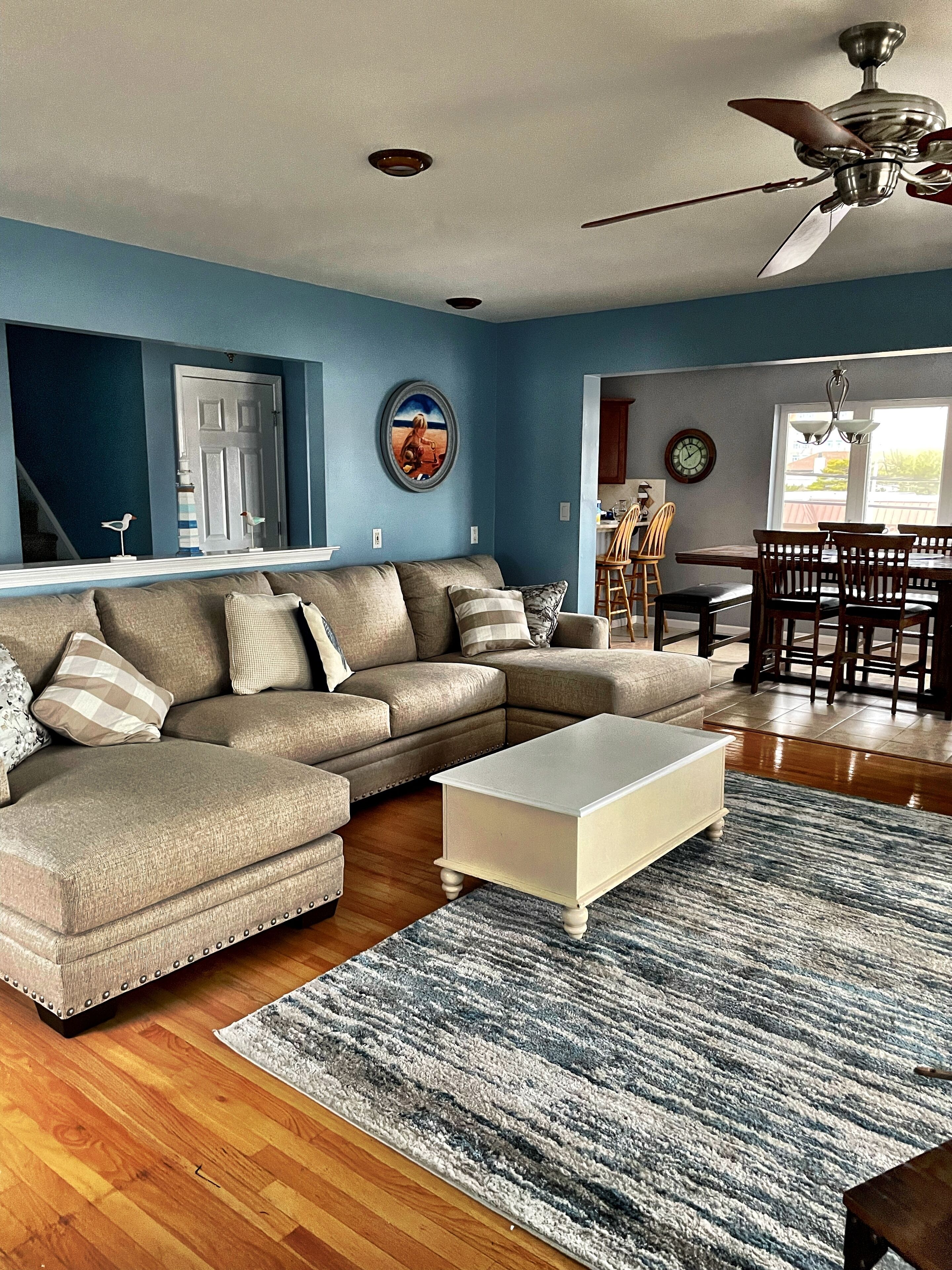 Gr8 location! Single home very spacious & updated 4 BR 2.5 bath & rooftop deck
