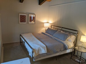3 chambres, bureau, Wi-Fi gratuit, draps fournis