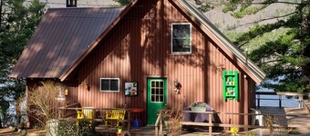 Spacious Lakefront home on Moose Pond