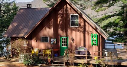Spacious Lakefront home on Moose Pond