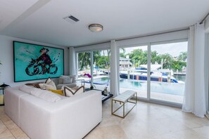 Interior - Waterfront home w/pool in Pompano Beach (Pompano Beach)