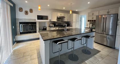 Entire 4 Bedroom Home with easy access