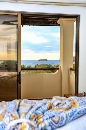 3 عدّة غرف نوم وواي فاي وملاءات أسرّة