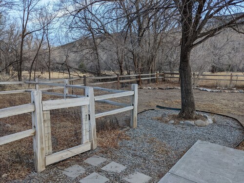 Cozy 3 bedroom house- 20 min to Monarch mountain! - Special for NOV and DEC!!