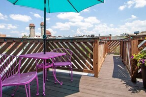 Outdoor dining - Artistic Abode Close to MICA & Johns Hopkins (Baltimore)