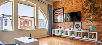 Artistic Abode Close to MICA & Johns Hopkins