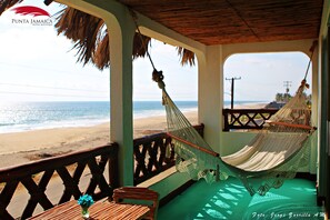 Kahden hengen häämatkahuone, valtamerinäköala | Ylelliset vuodevaatteet, vauvansängyt, lisävuoteet, vuodevaatteet