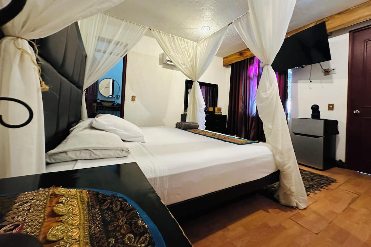 Comfort Double Room (Partial Lagoon View) | Premium bedding, cots/infant beds, rollaway beds, bed sheets