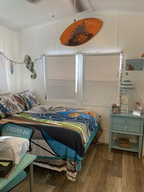 1 bedroom, desk, free WiFi, bed sheets