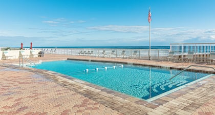 The Shores Club #804 -Beachside Condo-Pickleball Court-Heated Pool-Outdoor Grill