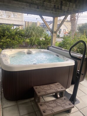 Tina de hidromasaje al aire libre