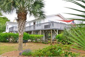 Exterior - Beach Breeze 1, Pets OK/hot tub/walk to ocean (North Myrtle Beach)