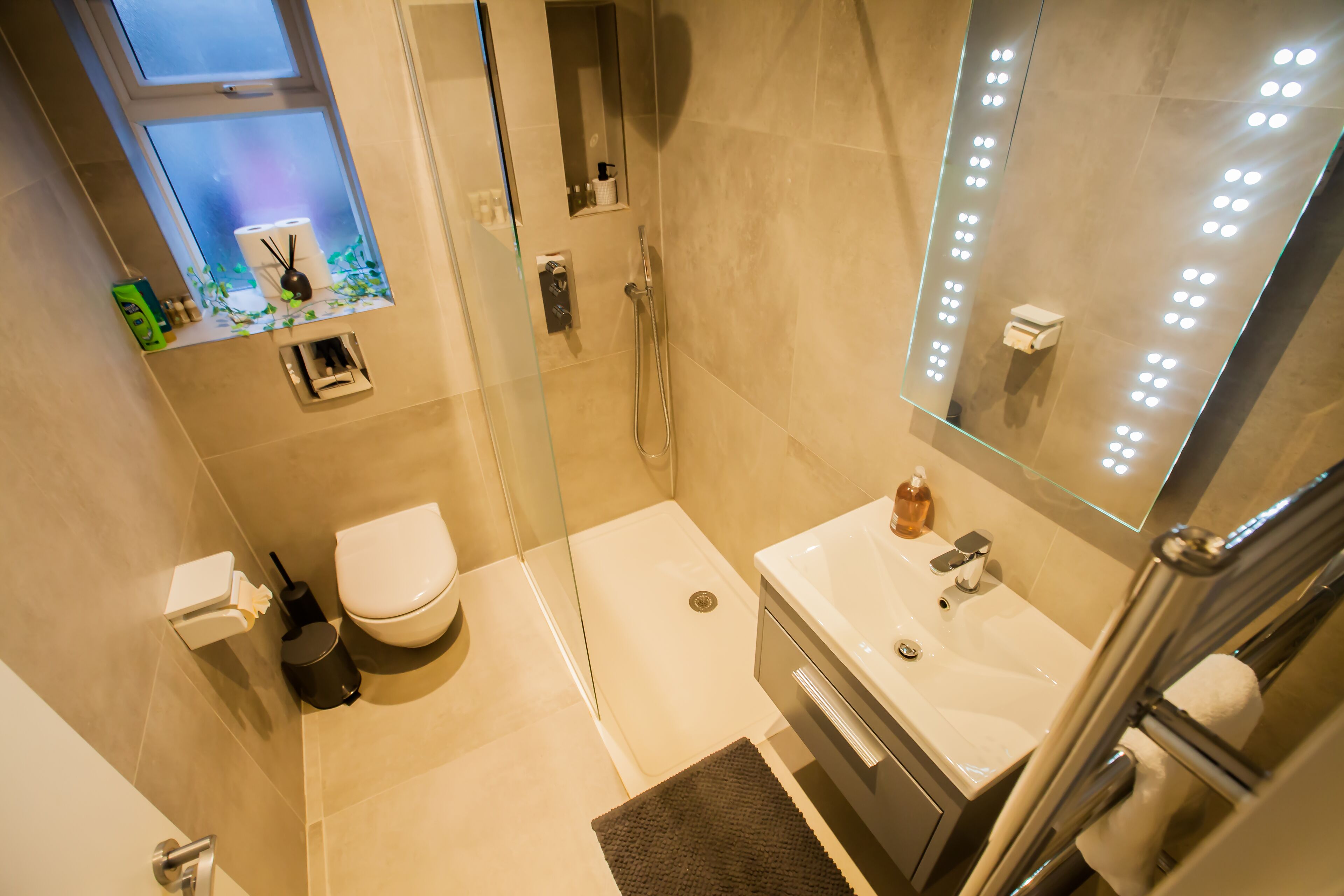 House | Bathroom | Free toiletries, hair dryer, towels, soap