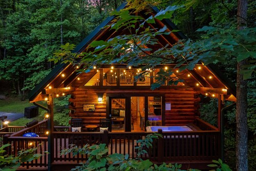 Cozy Cabin with Hot Tub, Stream, and Prime Smoky Mountain Location