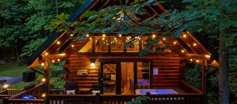 Cozy Cabin with Hot Tub, Stream, and Prime Smoky Mountain Location