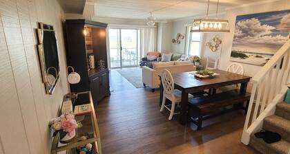 Waterfront townhome minutes to beach w 2 pools