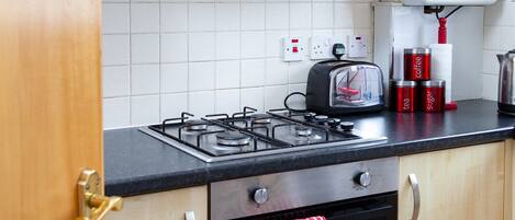 Fridge, microwave, oven, coffee/tea maker