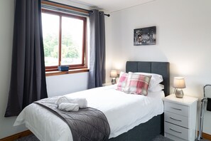 2 bedrooms, desk, iron/ironing board, travel cot