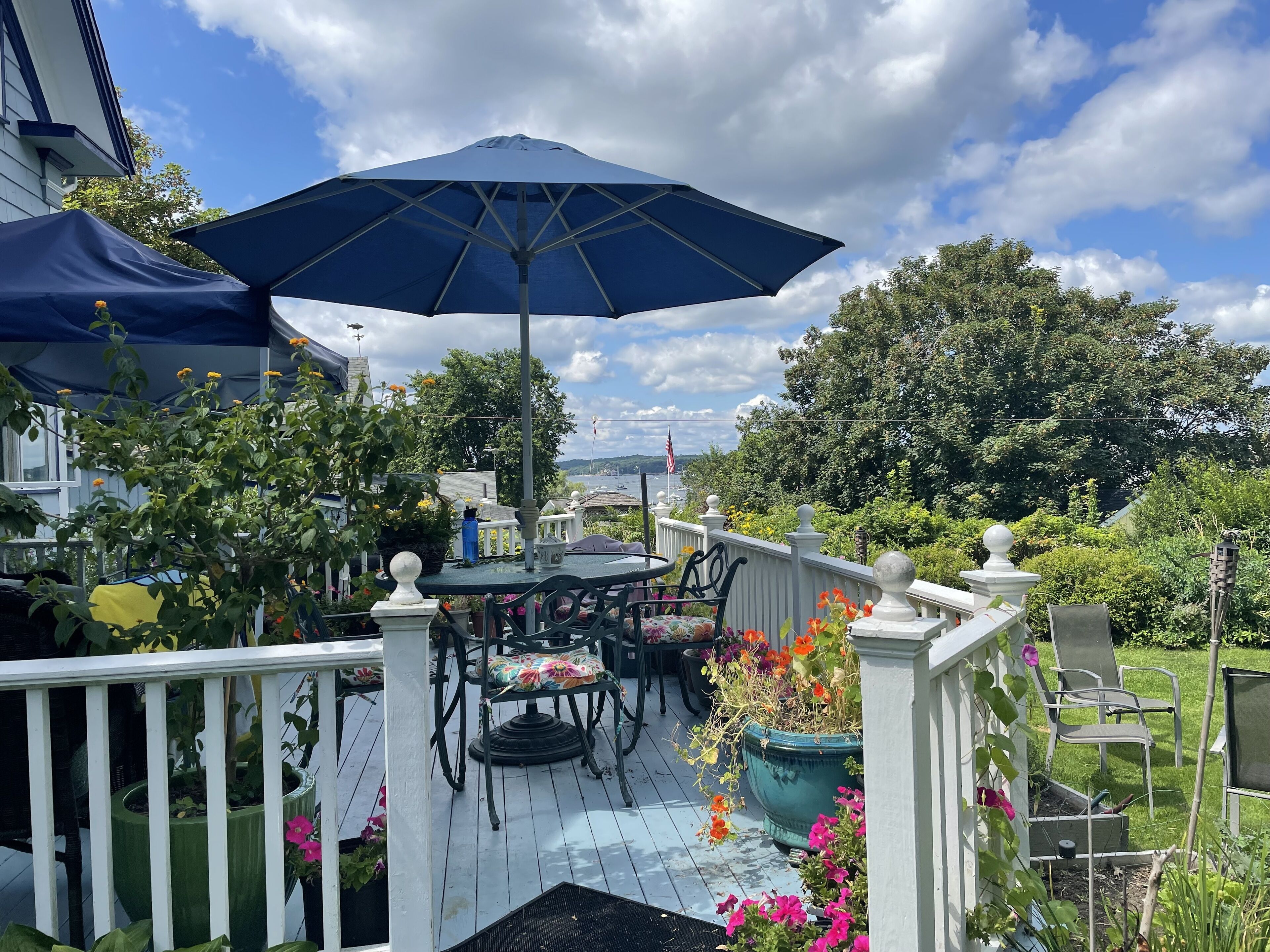 Harbor View House, Walk to Beach, Sunsets from Deck