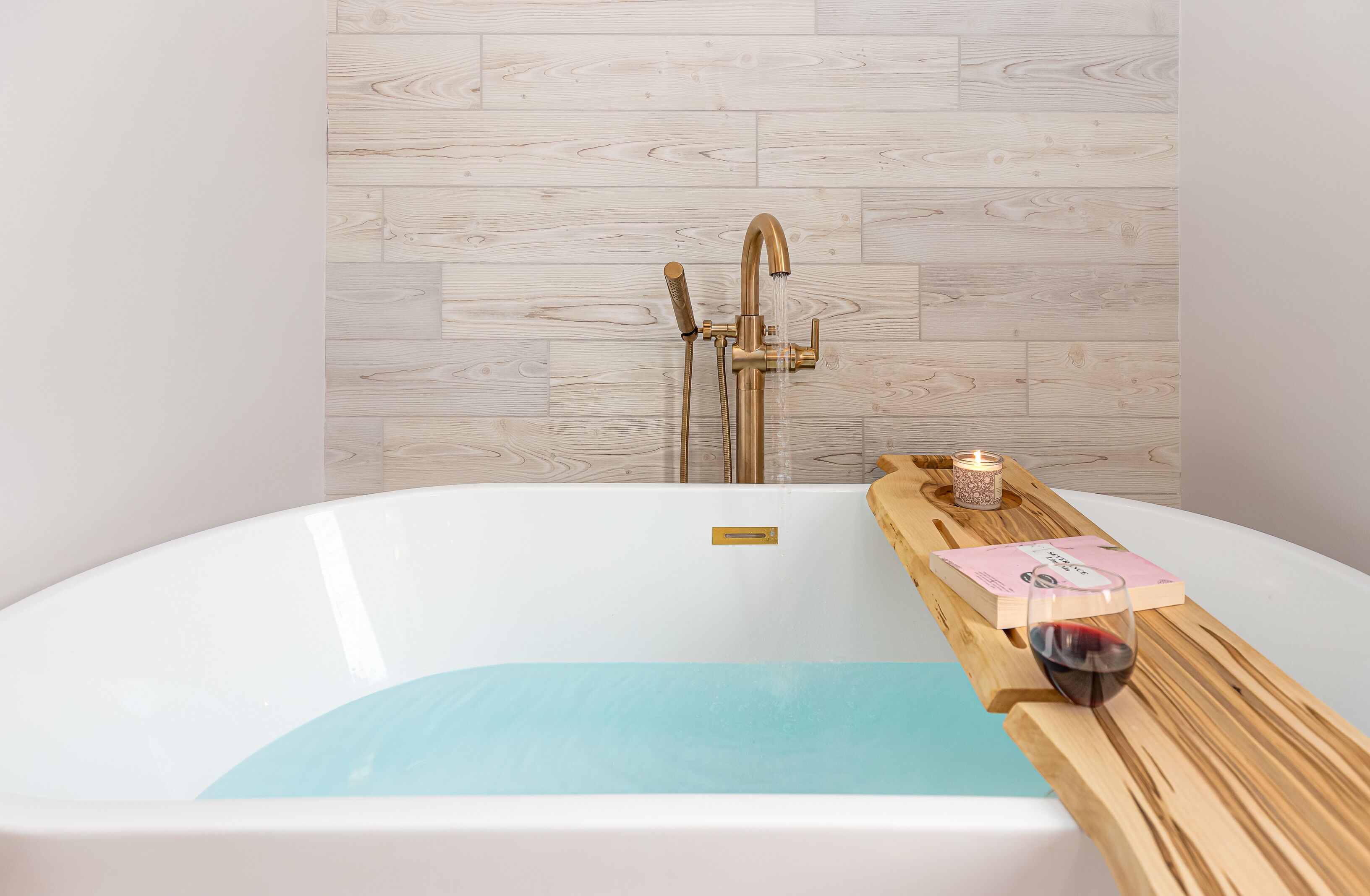 Peaceful 2Bedroom Townhome Sanctuary w/Soaking Tub