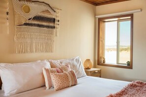 5 bedrooms, desk, iron/ironing board, travel crib