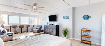Wonderful Vacation Suite in Oceanfront Building w/Central AC, Shared Pool, WiFi