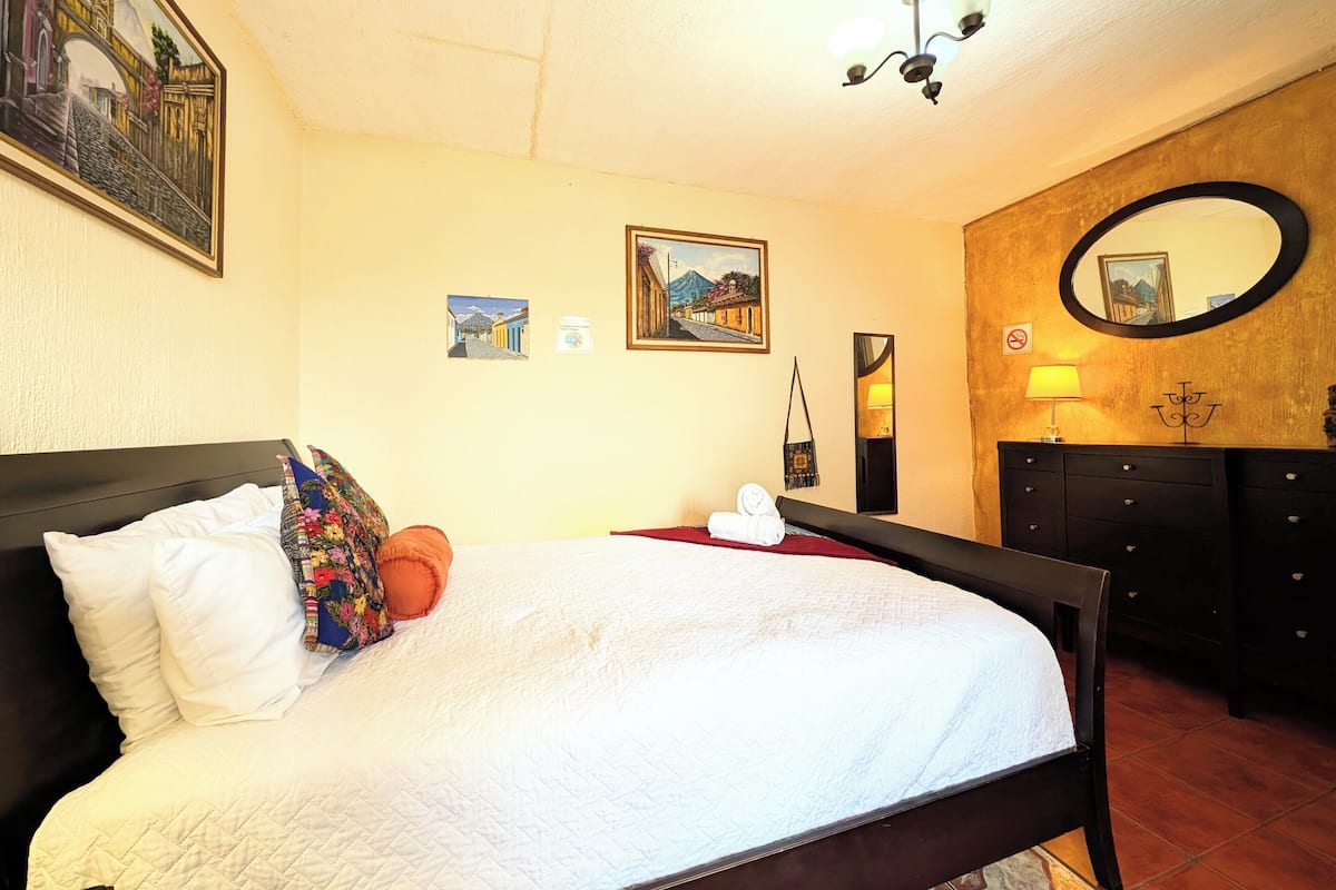 Doppia Standard, 1 letto matrimoniale | 1 camera, copriletto in piuma, Wi-Fi gratuito