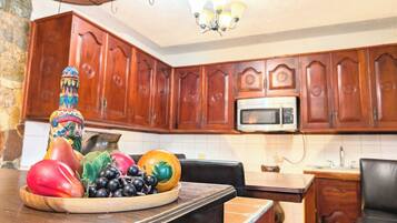 Family Room | Down comforters, free WiFi