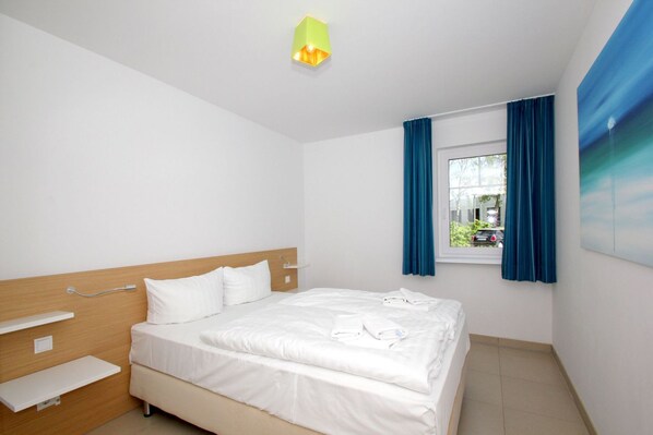 Unclassified image, 1 of 23, button