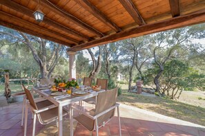 Familienhaus, Mehrere Schlafzimmer, 2 Bäder (Domos Pintadas Cottage Rosa) | Speisen im Freien