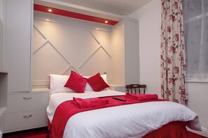 Dobbeltrom – standard, eget bad | Strykejern/-brett, wi-fi (inkludert) og sengetøy